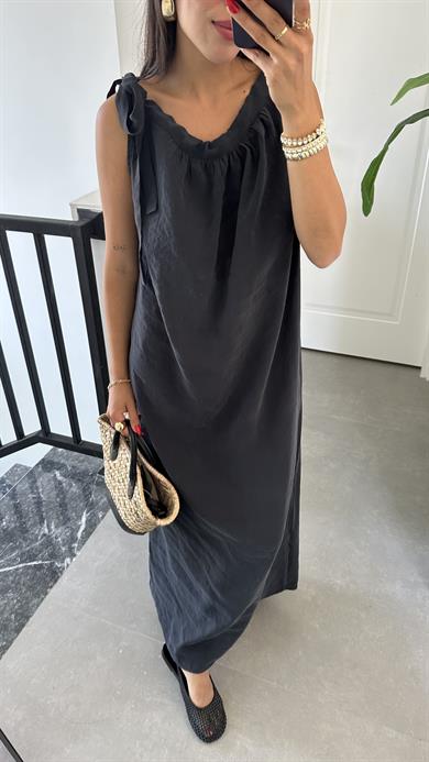 Siyah Omuzdan Bağlamalı Elbise