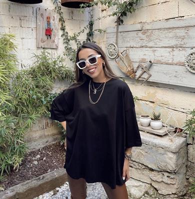 Siyah Oversize Düşük Omuzlu Tişört