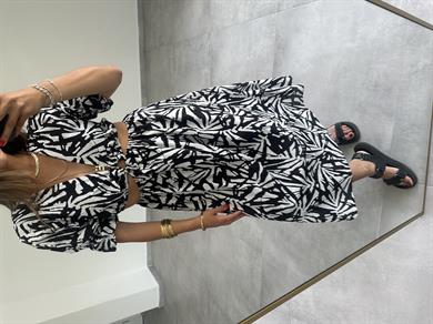 Siyah Pencere Detaylı Elbise