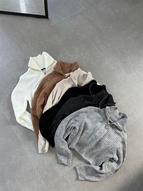 Siyah Polo Yaka Fermuarlı Triko Kazak