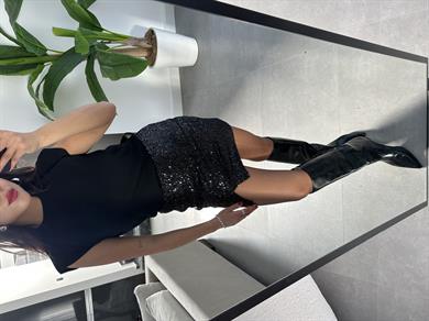 Siyah Pullu Yırtmaçlı Etek