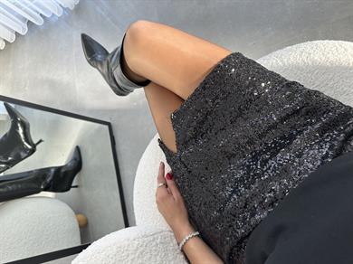 Siyah Pullu Yırtmaçlı Etek