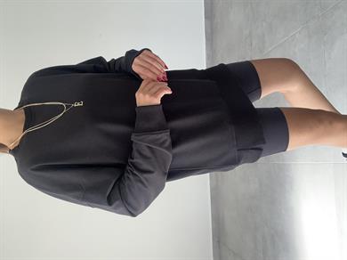 Siyah Rezerve Yanları Yırtmaç Detaylı Sweat