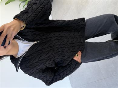 Siyah Saç Örgülü Fermuarlı Kazak