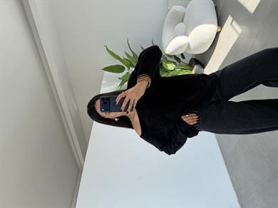 Siyah Sakallı Tek Omzu Açık Kazak