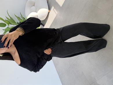 Siyah Sakallı Tek Omzu Açık Kazak