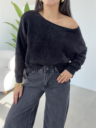 Siyah Sakallı Tek Omzu Açık Kazak