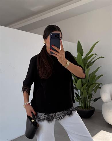 Siyah Sırt Dantelli T-Shirt
