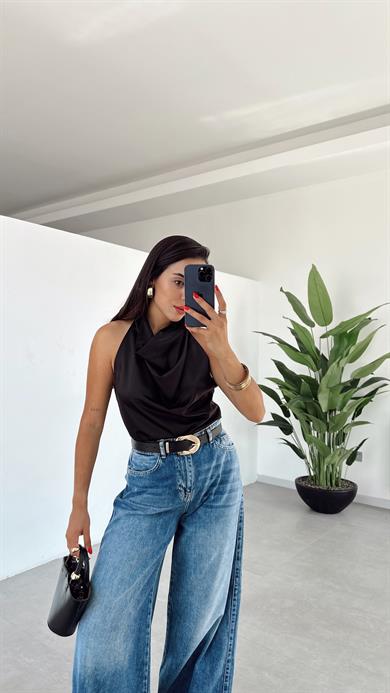 Siyah Sırtı Açık Saten Bluz