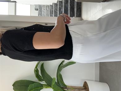 Siyah Taş Detaylı Triko Kazak