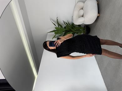 Siyah Taşlı Dik Yaka Elbise