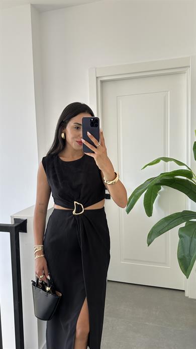 Siyah Tokalı Elbise