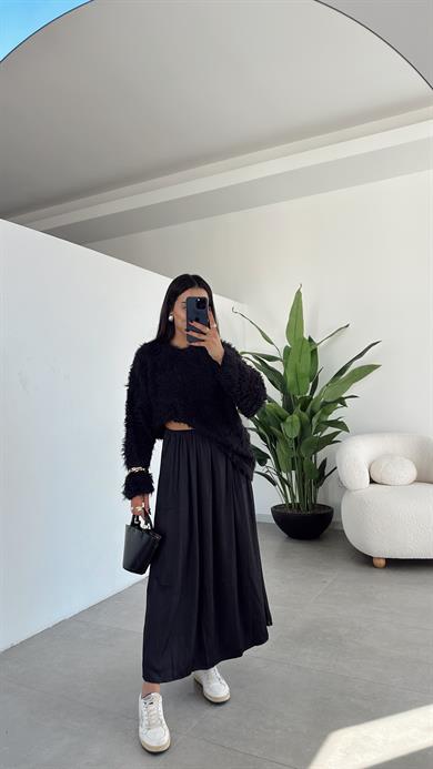 Siyah Tüylü Düz Kazak