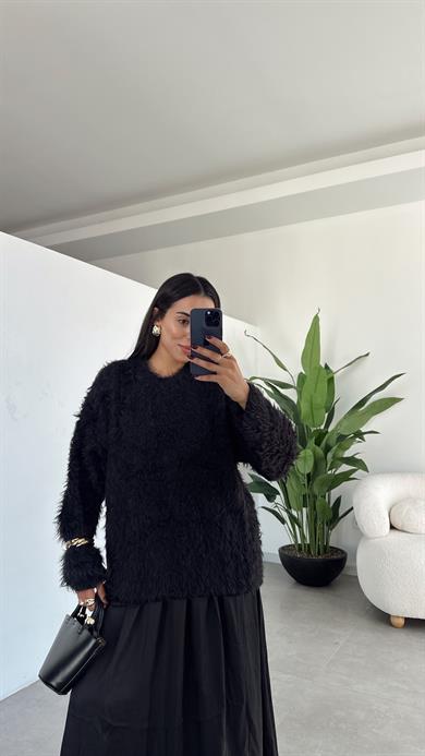 Siyah Tüylü Düz Kazak