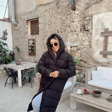 Siyah  Uzun Şişme Mont