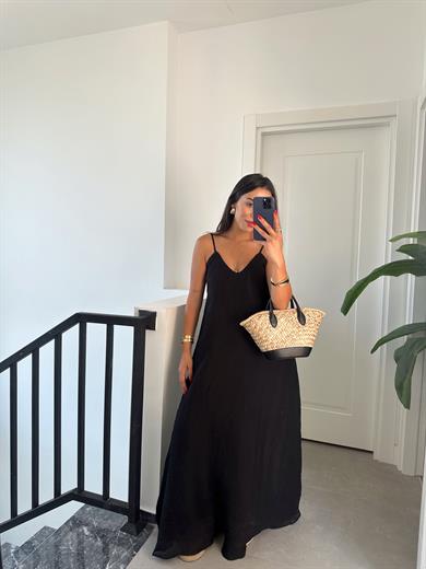 Siyah V Yaka İp Askılı Elbise