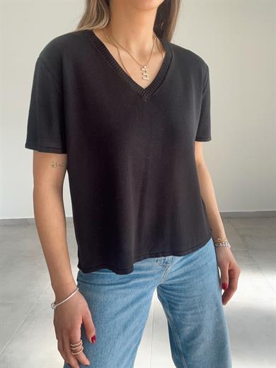 Siyah V Yaka Kısa Kol Triko