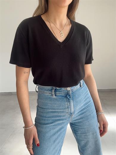 Siyah V Yaka Kısa Kol Triko