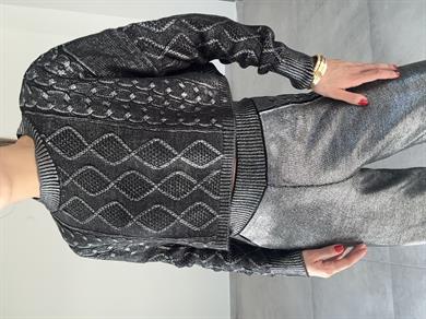 Oli Siyah Varak Baskılı Triko Kazak