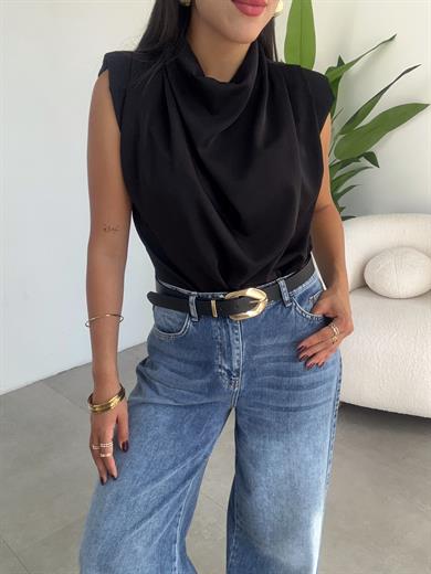 Siyah Vatkalı Degaje Yaka Bluz