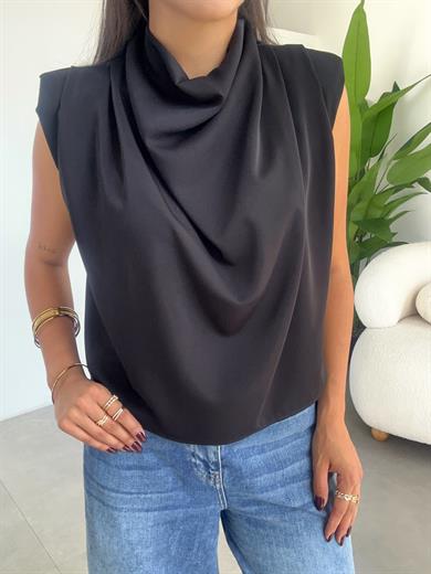 Siyah Vatkalı Degaje Yaka Bluz