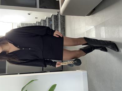 Siyah Vatkalı Düğmeli Elbise