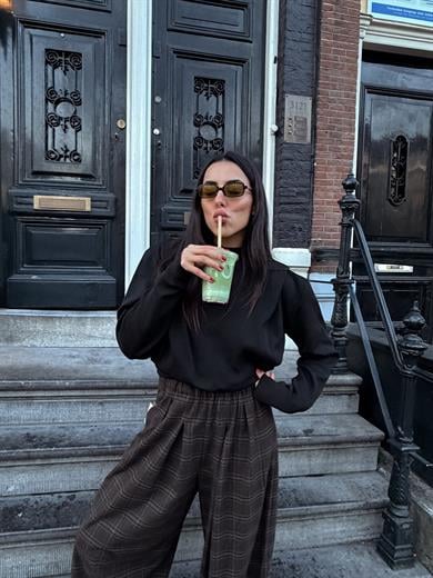 Siyah Vatkalı Triko Kazak