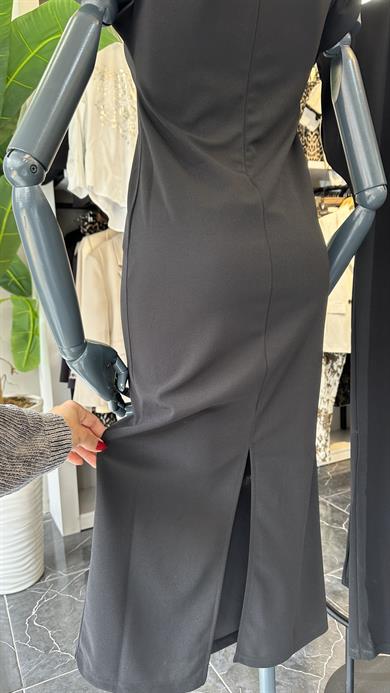 Siyah Vatkalı Uzun Elbise