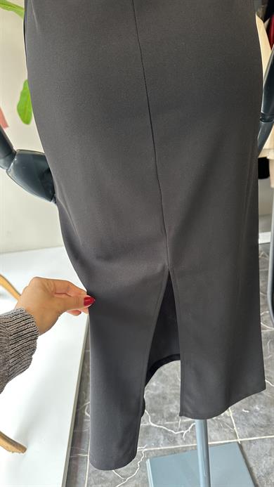 Siyah Vatkalı Uzun Elbise