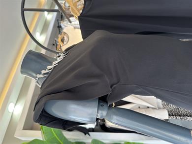 Siyah Vatkalı Uzun Elbise