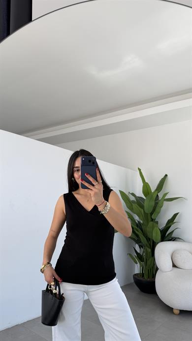 Siyah Viskon Ön Arka V Yaka Bluz