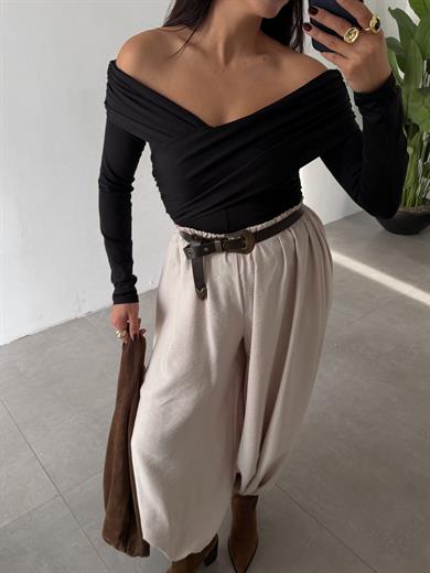 Siyah Yaka Detay Bodysuit