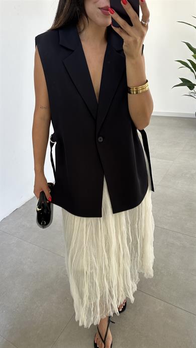 Siyah Yan Detaylı Tasarım Yelek