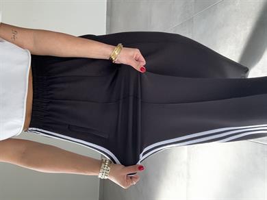 Siyah Yanları Beyaz Şeritli Eşofman Altı