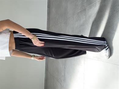 Siyah Yanları Beyaz Şeritli Eşofman Altı