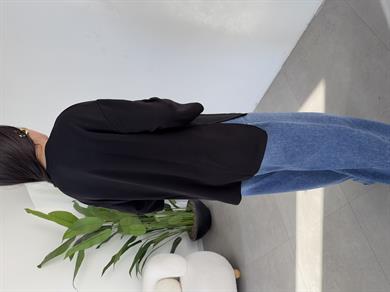 Siyah  Yanları Yırtmaçlı Tişört