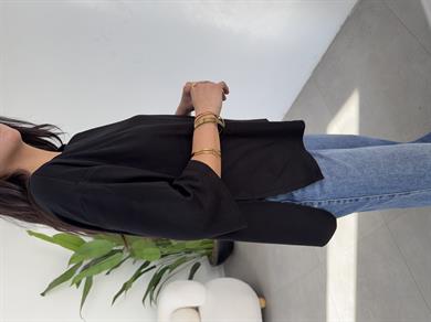 Siyah  Yanları Yırtmaçlı Tişört