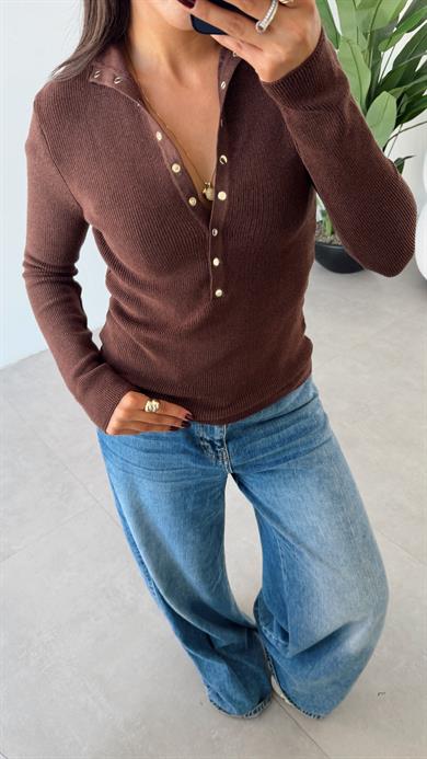 Süt Kahve Çıtçıtlı Boğazlı Kazak