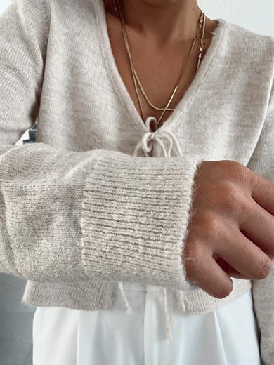 Taş Bağlama Detaylı Triko Hırka