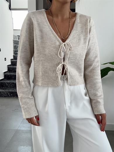 Taş Bağlama Detaylı Triko Hırka