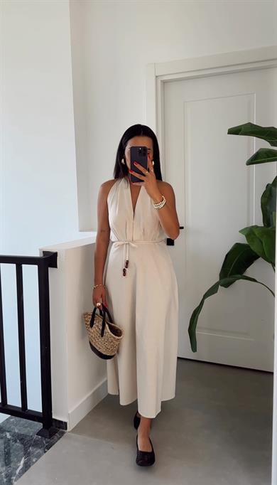 Taş Boyundan Geçmeli Sırt Dekolteli Elbise