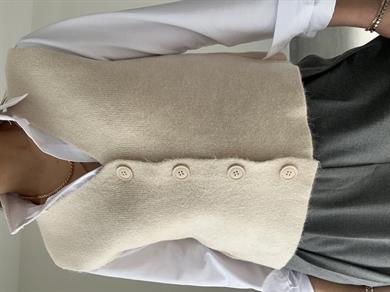 Taş Düğmeli Triko Yelek