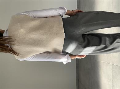 Taş Düğmeli Triko Yelek