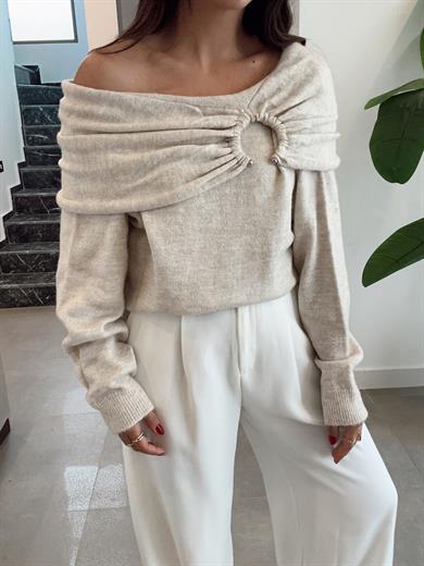 Taş Madonna Yaka Triko Kazak