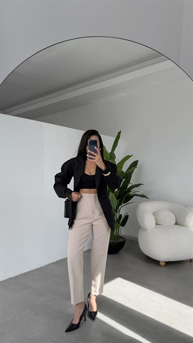 Taş Pensli Havuç Pantolon