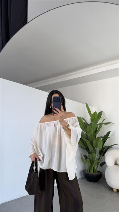 Taş Yakası Lastikli Bluz