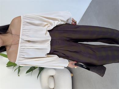 Taş Yakası Lastikli Bluz