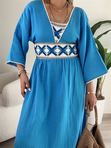 Turkuaz Nakışlı V Yaka Elbise
