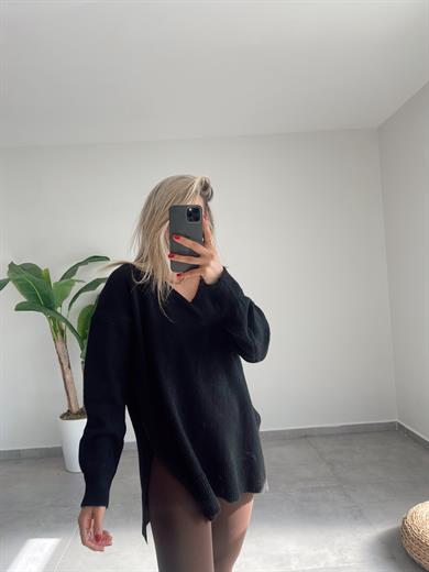 V Yaka Siyah Triko Kazak