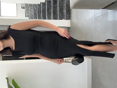 Vatkalı Yırtmaçlı Siyah Elbise